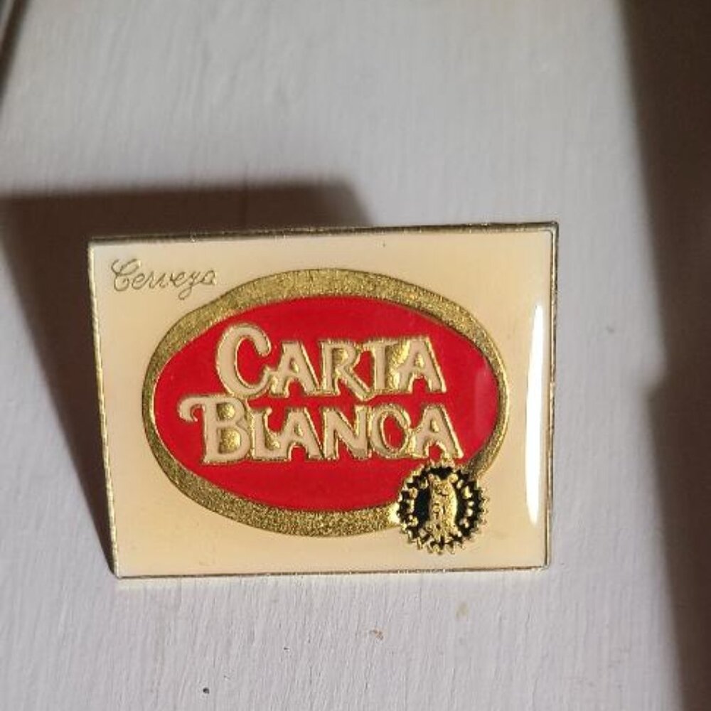 🍺 Carta Blanca Cerveza Vintage 1980's Label Lapel Pin - Mexican Pilsner Beer